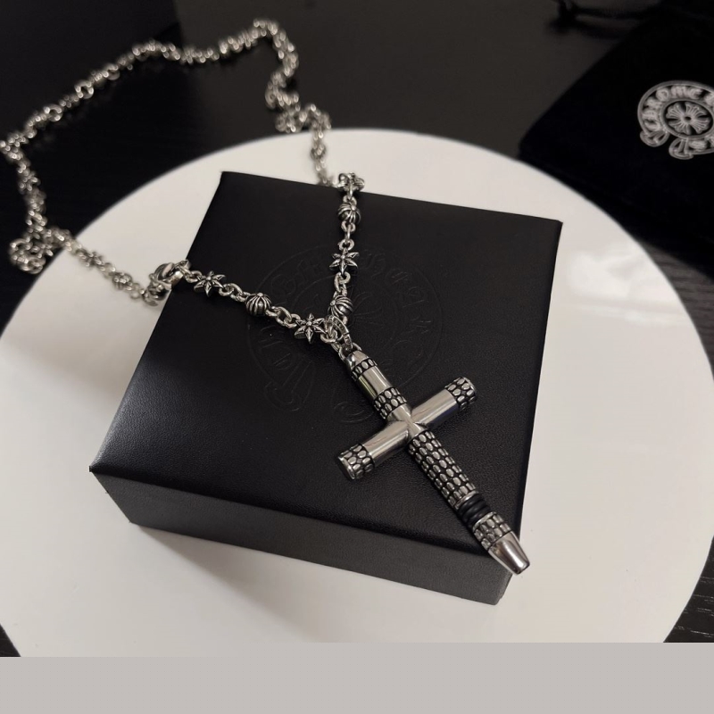 Ch**me He**ts necklaces